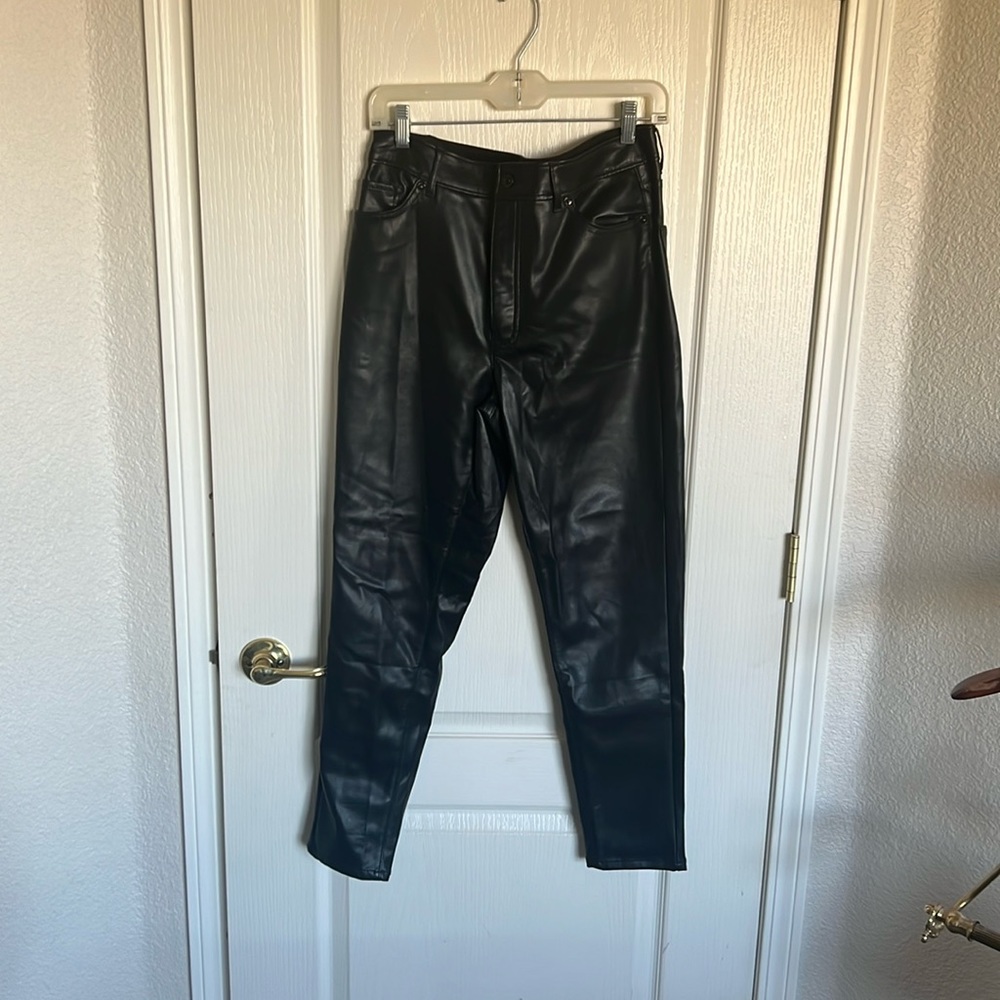 Express skinny high rise faux leather pants size 10 🙌🏻